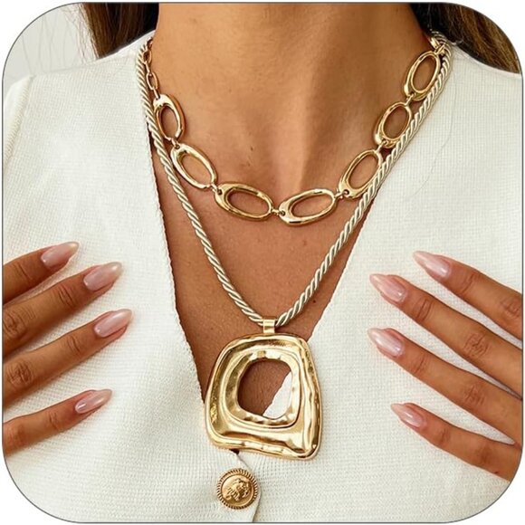 Modern Geometric Hollow Square Pendant Necklace for Women Gold C Fashion Jewelry - Picture 1 of 7